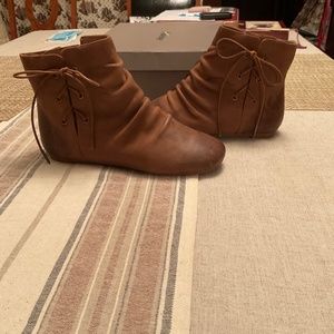 Antelope, 39, Taupe Ankle Booties